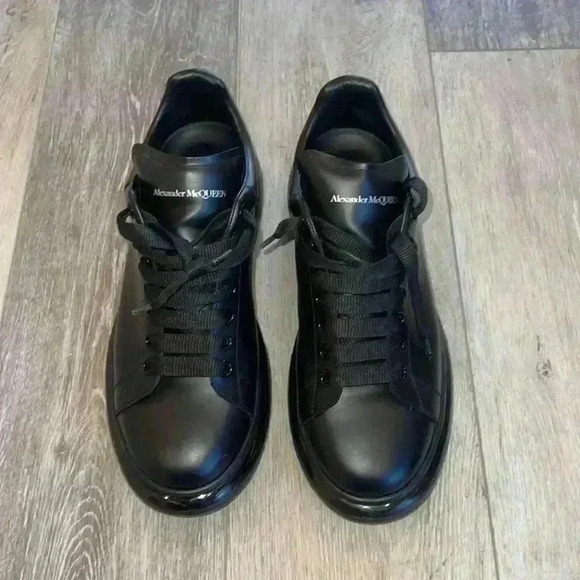 Alexander McQueen sneakers - Picture 1 of 10